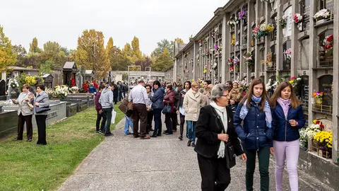 Cementerio Municipal de San José en el día de Todos los Santos (7). IÑIGO ALZUGARAY