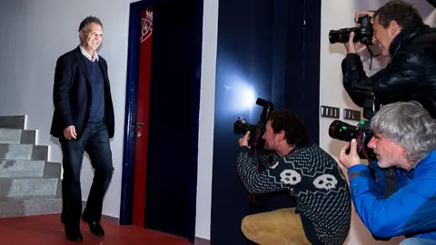 Presentación de Joaquín Caparros como nuevo entrenador de Osasuna (2). IÑIGO ALZUGARAY