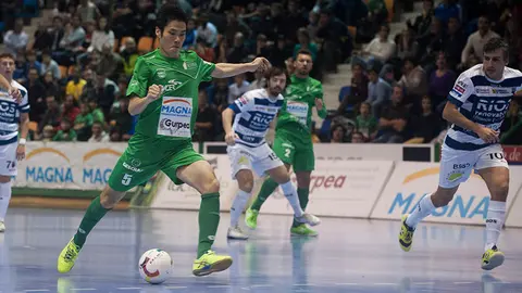 Magna Gurpea - Rios renovables Zaragoza en el Pabellón Anaitasuna. MIGUEL OSÉS_10