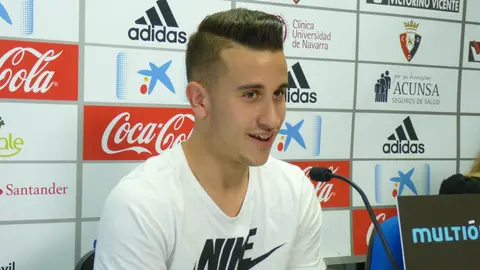 Álex Berenguer en rueda de prensa.