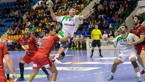 Partido de la Liga Asobal entre Helvetia Anaitasuna y Bada Huesca (7). IÑIGO ALZUGARAY