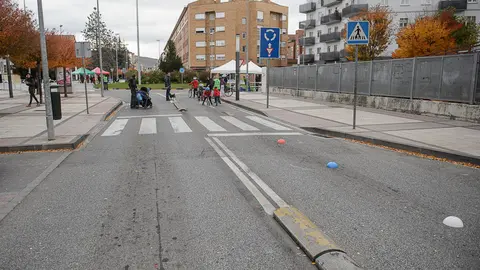 Bizikalea cierra su primera edición con un programa de actividades lúdico-festivas en la avenida Marcelo Celayeta. PABLO LASAOSA 01