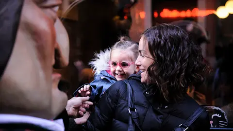 Las calles de Pamplona se llenan para el Día Grande de San Saturnino. MIGUEL OSÉS.