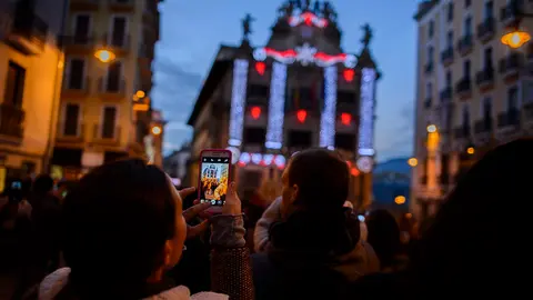 Encendido de las luces navideñas en Pamplona. PABLO LASAOSA 02