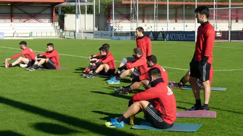 Los jugadores de Osasuna, al final del entrenamiento.