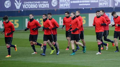 Osasuna enterna en el Sadar a las órdenes de Joaquín Caparrós. PABLO LASAOSA 19