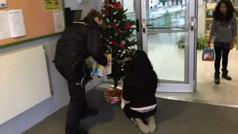 Manequin challenge Policía Nacional y Mendillorri. 