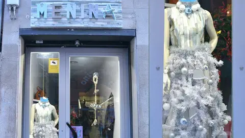 Escaparate de Navidad de la tienda Menina del Casco Antiguo de Pamplona.