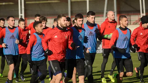 Segundo entrenamiento del nuevo entrenador de Osasuna Valiljevic. MIGUEL OSÉS_4