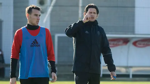 Segundo entrenamiento del nuevo entrenador de Osasuna Valiljevic. MIGUEL OSÉS_12