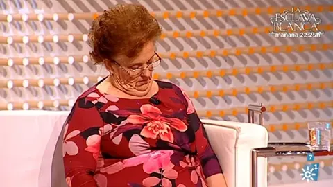 Eloísa, invitada en el programa de Juan y Medio, profundamente dormida en el plató.