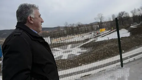 Visita de la comisión de urbanismo al parque de caravanas y el museo del ferrocarril. PABLO LASAOSA 08