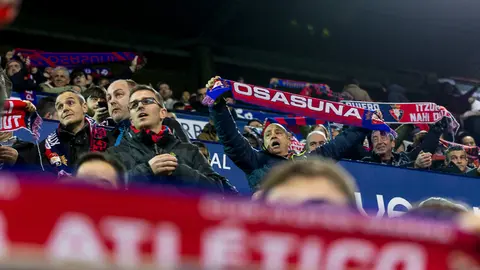 La grada de El Sadar durante el partido de Liga entre Osasuna y Real Madrid (14). IÑIGO ALZUGARAY