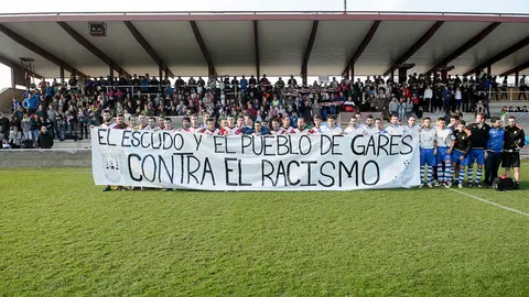 Acto en Puente la Reina contra el racismo. PABLO LASAOSA 06