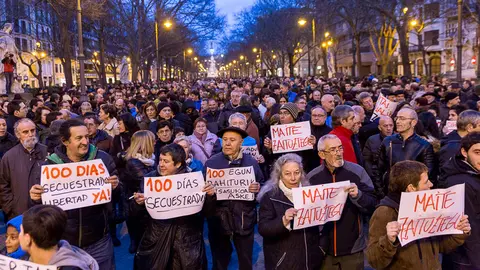 Multitudinaria concentración para exigir la puesta en libertad de los jóvenes de Alsasua acusados de una agresión a dos guardias civiles y sus parejas (05). IÑIGO ALZUGARAY