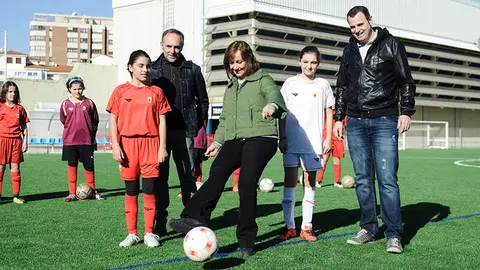 Presentación de del nuevo campo de hierba artificial del estadio Larrabide  de la mano de la Consejera de Cultura, Deporte y Juventud Ana Herrera. MIGUEL OSÉS_3