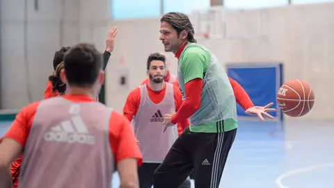 Osasuna entrena en las instalaciones de Mutilva. PABLO LASAOSA 08