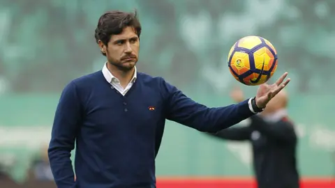 Víctor Sánchez es el entrenador del Betis. Lfp.