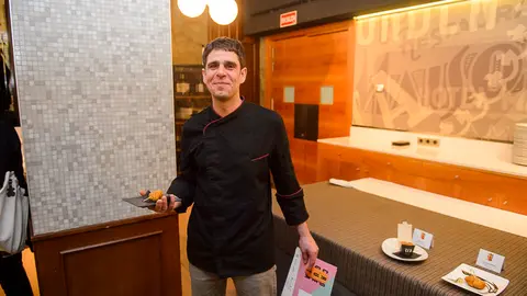 Acto de entrega de diplomas a los finalistas de la I Semana de la Croqueta. PABLO LASAOSA 25