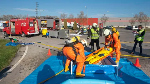 Simulacro de un accidente químico con heridos de gravedad en la empresa Guardian Navarra de Tudela. GOBIERNO DE NAVARRA
