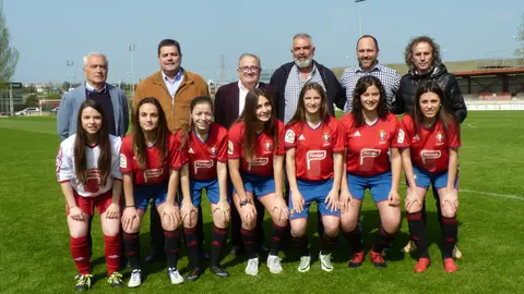 Jugadoras y directivos del Osasuna Findus femenino.