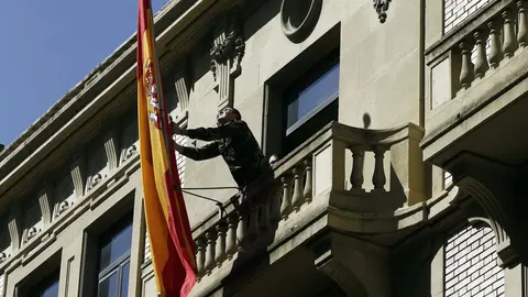 GRA188 PAMPLONA, 07/04/2017.- La Comandancia Militar ha organizado hoy un izado de bandera que ha estado presidido por el general comandante militar de Navarra. EFE/Diges