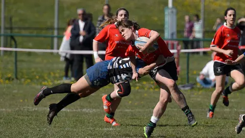 Partido por el ascenso entre el equipo de rugby femenino de La Única y Barcelona Enginyers. PABLO LASAOSA 01 (4)