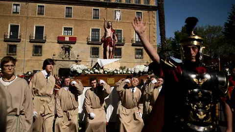 Bendición del nuevo Paso de la Hermandad de La Pasión en Domingo de Resurrección . PABLO LASAOSA 06