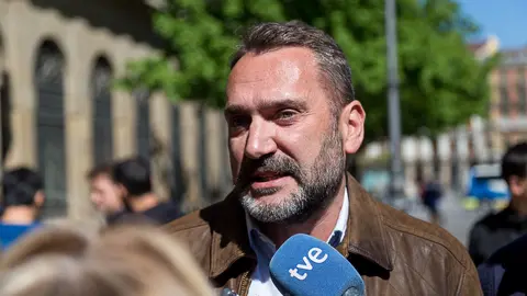 Agentes de policía Foral entregarán una instancia en el Registro para exigir a la Administración el pago de los días trabajados en 2016 (09). IÑIGO ALZUGARAY