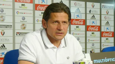 Petar Vasiljevic en rueda de prensa.