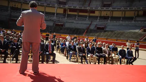 Entrega del primer Premio a las Tradiciones Taurinas Populares al encierro de los Sanfermines. MIGUEL OSÉS (11)