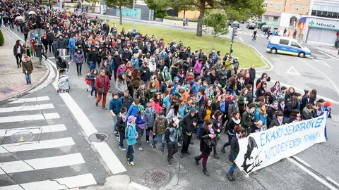 Manifestación en contra de la agresión sexual ocurrida en fiestas de la Chantrea 2017. PABLO LASAOSA 24