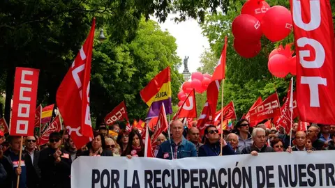 Manifestación de UGT y CCOO en el Paseo de Sarasate. S. REDÍN  (1)