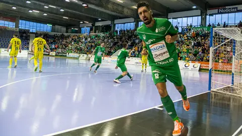 Primer partido de la eliminatoria de cuartos de final de la liga de fútbol sala entre Magna Gurpea y Jaén Paraíso (60). IÑIGO ALZUGARAY
