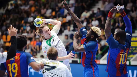 El Helvetia Anaitasuna recibe al Barcelona en la penúltima jornada de la Laga ASOBAL. MIGUEL OSÉS_5