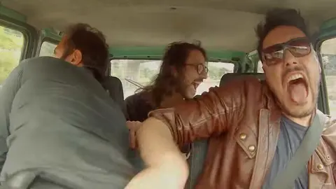 Los italianos que odian despacito y se vuelven locos con la canción. YOUTUBE