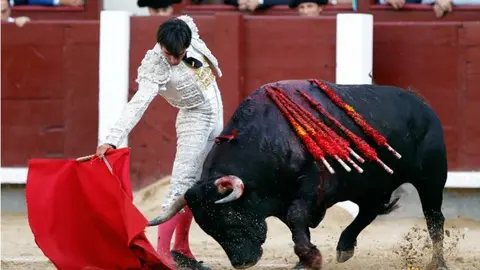 El diestro Gómez del Pilar, en Las Ventas.