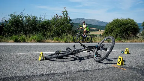 Accidente mortal de un ciclista de Zizur en la NA-240 a la altura de Erice de Iza. MIGUEL OSÉS