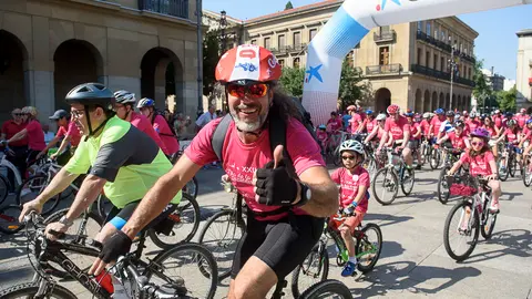 CaixaBank y la peña ciclista El Gesto celebran el XXII Día de la Bicicleta. PABLO LASAOSA 37