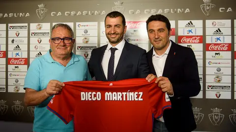 Presentación nuevo entrenador de Osasuna Diego Martínez en El Sadar. PABLO LASAOSA 01