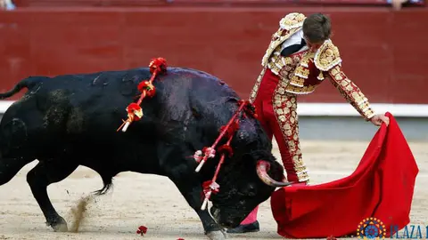 El Juli toreando en la Corrida de Beneficencia, en Las Ventas.