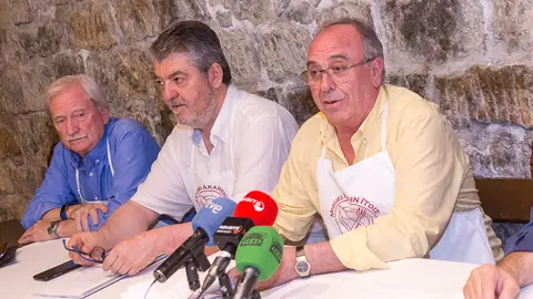 Sociedad Gastronómica Napardi da a conocer el fallo del premio Gallico de Oro 2017 que este año ha correspondido a Carlos Ciriza (04). IÑIGO ALZUGARAY