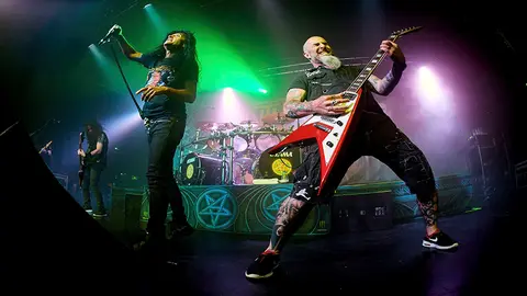GRA516. PAMPLONA (NAVARRA), 04/07/2017. Los integrantes del grupo estadounidense de thras metal, Anthrax, durante su actuación esta noche en la sala Zentral de Pamplona. EFE/Daniel Fernández.