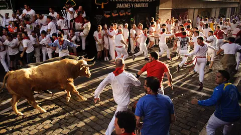 Primer encierro de San Fermín 2017 con toros de Cebada Gago.. MIGUEL OSÉS_4