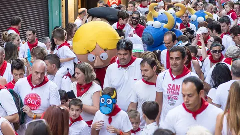 Sanfermines 2017. Encierro txiki con Rojillo, Rojilla, Mister Testis y el resto de los toros de la ganadería de Kukuxumusu (22). IÑIGO ALZUGARAY