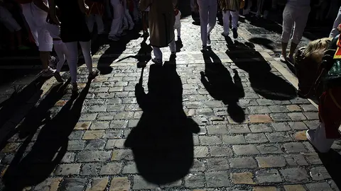La comparsa de gigantes por las calles de Pamplona durante los sanfermines 2017. MIGUEL OSÉS_17