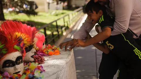 La plaza de la Libertad, antiguo Conde de Rodezno, se convierte en un parque infantil para niños en Sanfermines. MIGUEL OSÉS (1)