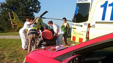Rescatan en helicóptero a un motorista herido grave tras perder el control de su moto en Valcarlos POLICÍA FORAL