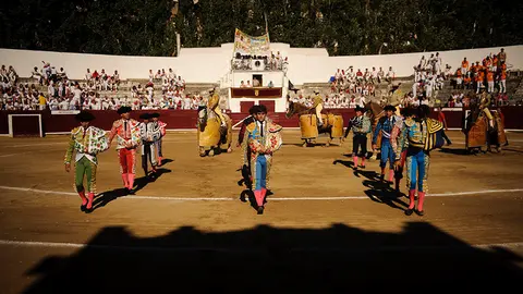 Primera corrida de toros en la feria de Estella de 2017 con los diestros Diego Urdiales, Curro Díaz y Javier Marín. MIGUEL OSÉS (5)