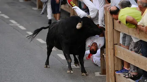 Primer encierro de las fiestas de Tafalla 2017 a cargo de la ganadería de Marques de Albaserrada. MIGUEL OSÉS (5)
